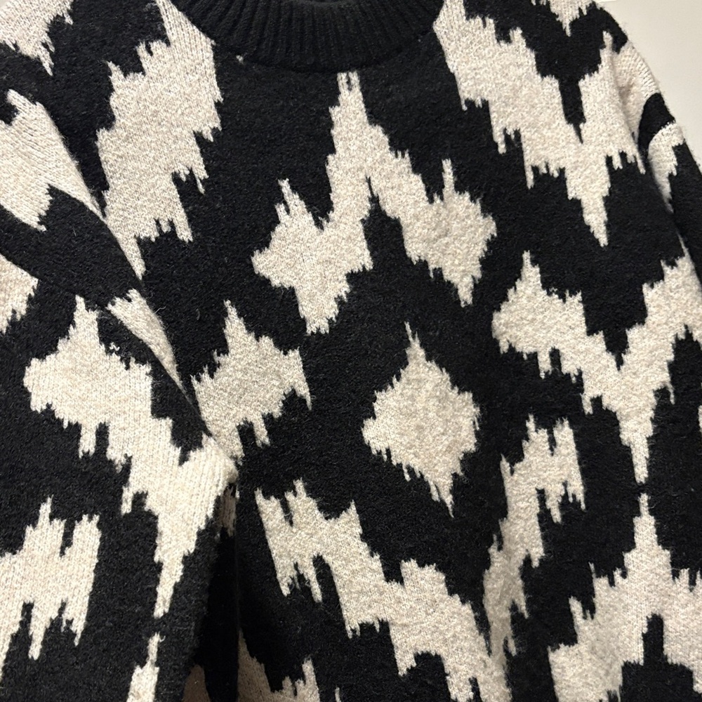 H&M Sweater - Picture 3 of 5